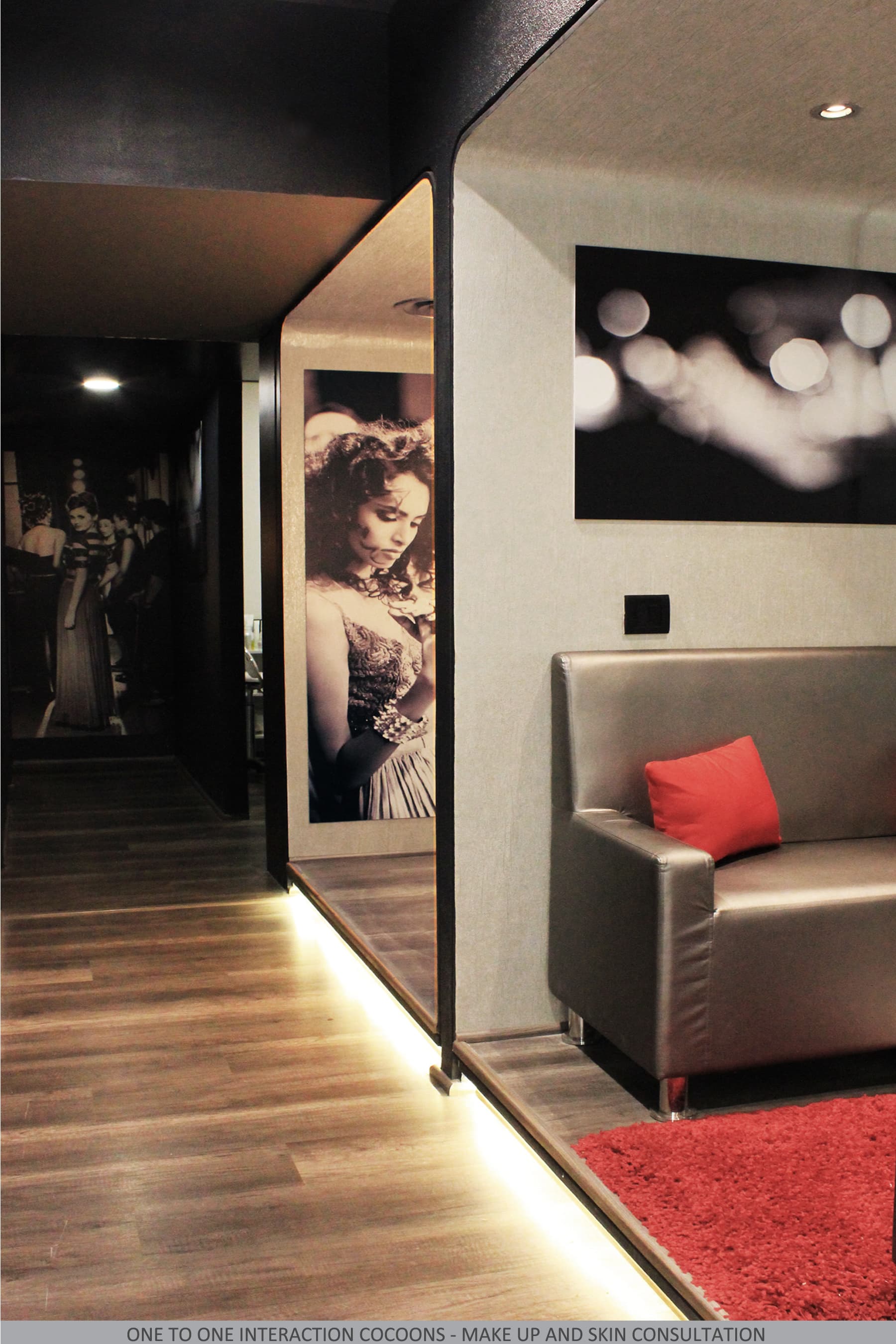 Lakmé Absolute Salon — detail